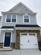 206 Lograto Ln in Simpsonville, SC - Building Photo - Building Photo