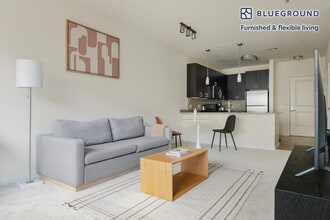 333 Great River Rd in Somerville, MA - Foto de edificio - Building Photo