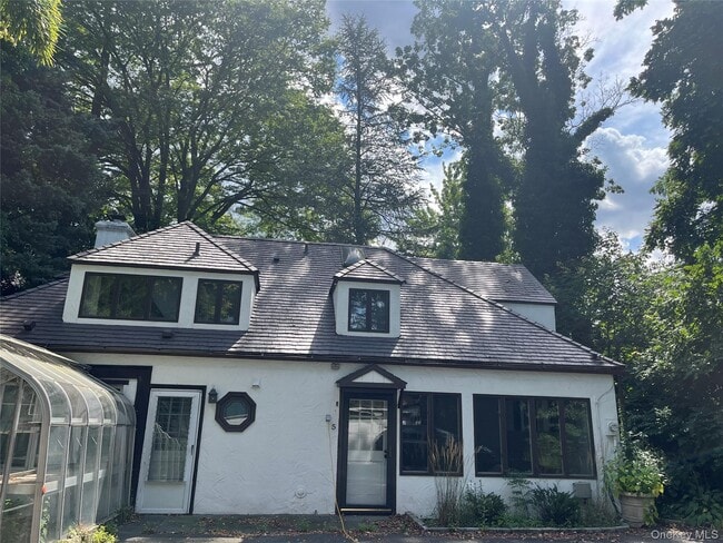 property at 5 Beverly Rd