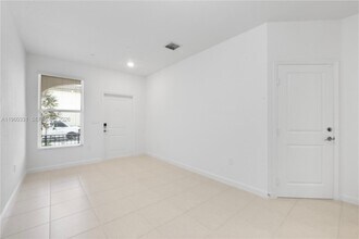 2713 NW 55th St in Fort Lauderdale, FL - Building Photo - Building Photo