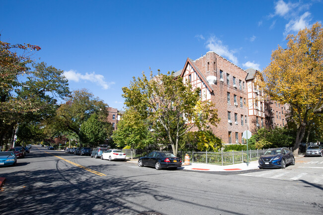 The Towers in Beechhurst, NY - Building Photo - Building Photo