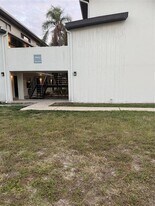 1264 E 113th Ave, Unit J102 in Tampa, FL - Building Photo