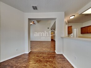 2510 Valley Creek Dr in Garland, TX - Foto de edificio - Building Photo