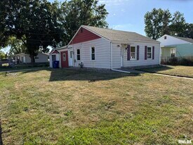 3803 Pearl Ave in Davenport, IA - Building Photo