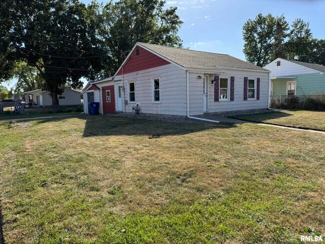 property at 3803 Pearl Ave