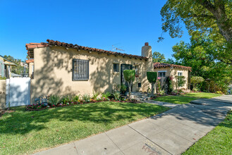 Alhambra Cottages in Los Angeles, CA - Building Photo - Building Photo