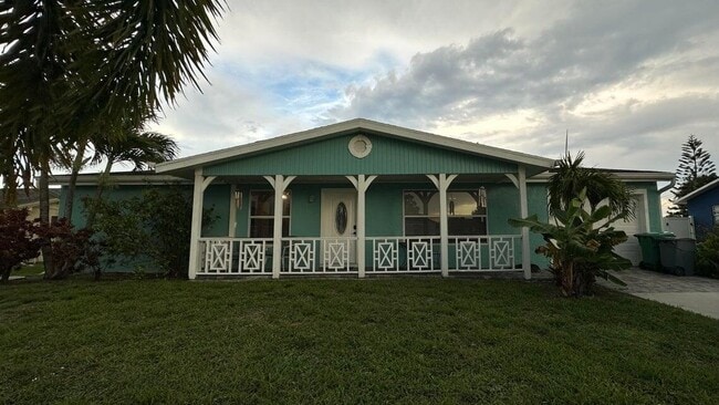 property at 717 SW Curry St