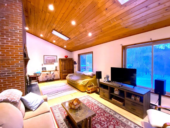295 Grog Kill Rd in Willow, NY - Building Photo - Building Photo