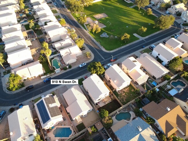 910 N Swan Dr in Gilbert, AZ - Building Photo - Building Photo