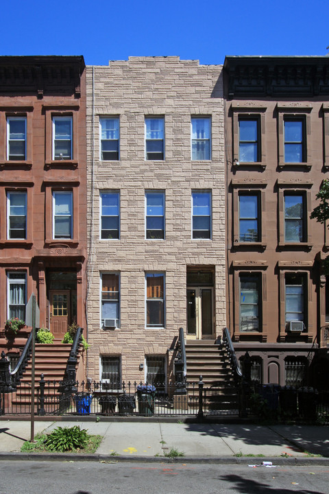 409 Madison St in Brooklyn, NY - Building Photo