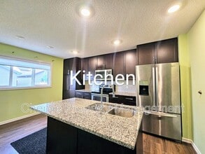 2420-2418 18 Ave NW in Edmonton, AB - Building Photo - Building Photo