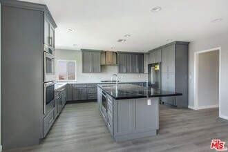 4151 Don Mariano Dr in Los Angeles, CA - Building Photo - Building Photo