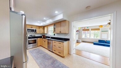 6705 Little Ann Ct in Springfield, VA - Building Photo - Building Photo