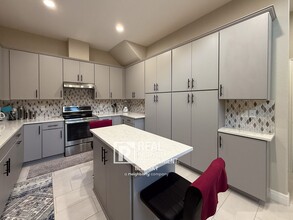 30025 Ganga Way in Wesley Chapel, FL - Foto de edificio - Building Photo