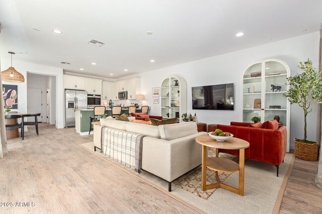 property at 4821 S Mole