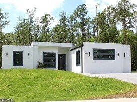 3306 East 2nd Street in Lehigh Acres, FL - Building Photo