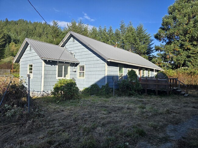 51287 Hatfield Rd in Myrtle Point, OR - Building Photo - Building Photo