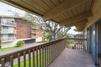 6542 Ocean Crest Dr, Unit B312 in Rancho Palos Verdes, CA - Building Photo - Building Photo
