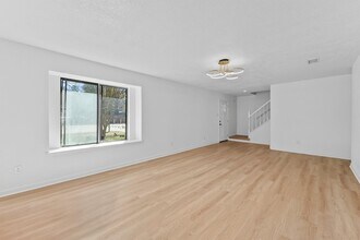 3223 Deer Valley Dr in Spring, TX - Building Photo - Building Photo