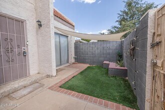 1342 W Emerald Ave in Mesa, AZ - Building Photo - Building Photo