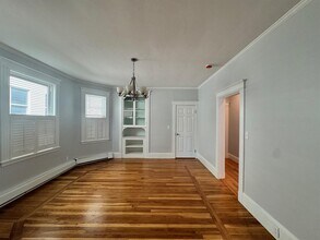 136 Sharon St, Unit 3 in Medford, MA - Building Photo - Building Photo