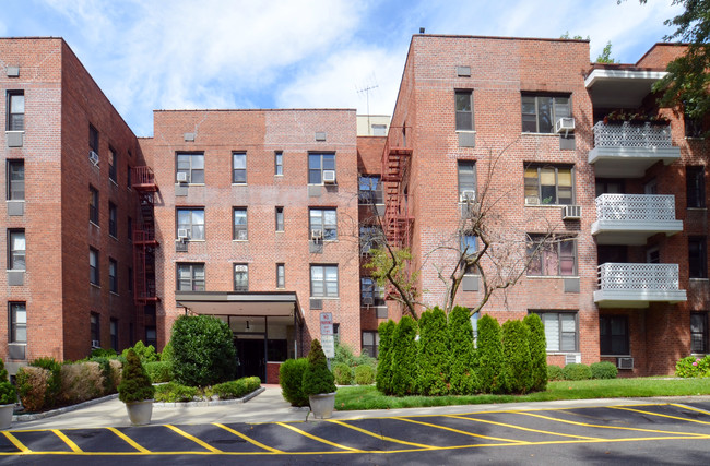 Remsen garden cooperative in Yonkers, NY - Building Photo - Building Photo