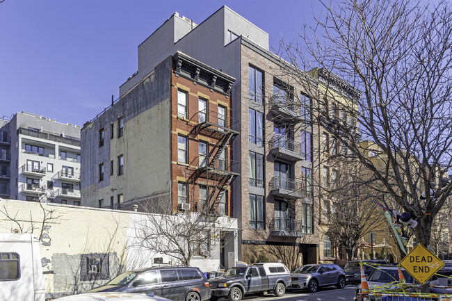 407 E 117th St in New York, NY - Building Photo - Primary Photo