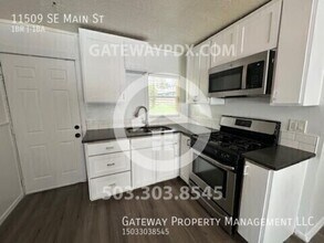 11509 SE Main St in Portland, OR - Building Photo - Building Photo