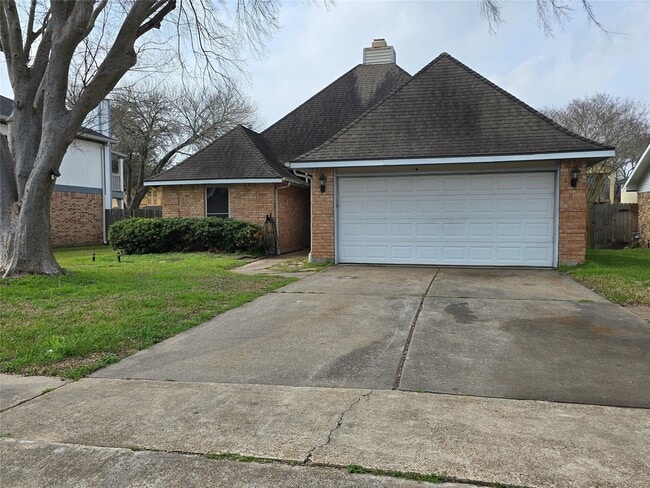 property at 1818 Pine Hollow Dr