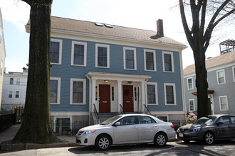 92 Gore St in Cambridge, MA - Foto de edificio - Building Photo