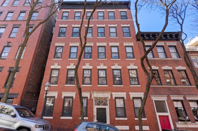 25 Garden St, Unit 8 in Boston, MA - Foto de edificio