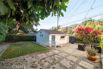 252 E Scenic Dr in Monrovia, CA - Building Photo - Building Photo