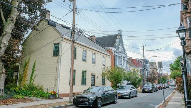 14 N Ferry St in Schenectady, NY - Building Photo - Building Photo