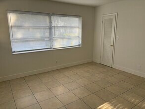 4741 NE 21st Ter, Unit 4741 #1 in Lighthouse Point, FL - Building Photo - Building Photo