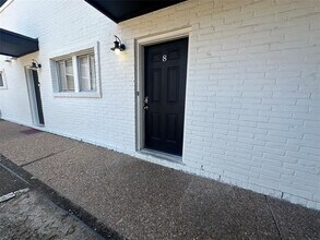 5123 Del Monte Dr in Houston, TX - Building Photo - Building Photo