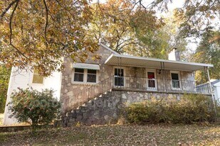 1123 John Ross Rd in East Ridge, TN - Building Photo