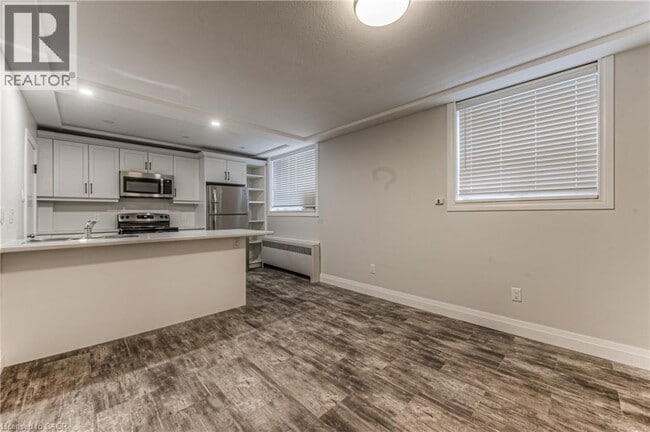 5 Heiman St in Kitchener, ON - Building Photo - Building Photo