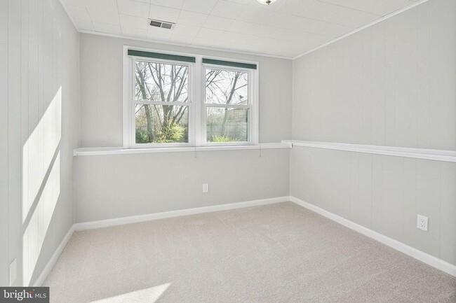 12635 Holkein Dr in Herndon, VA - Building Photo - Building Photo