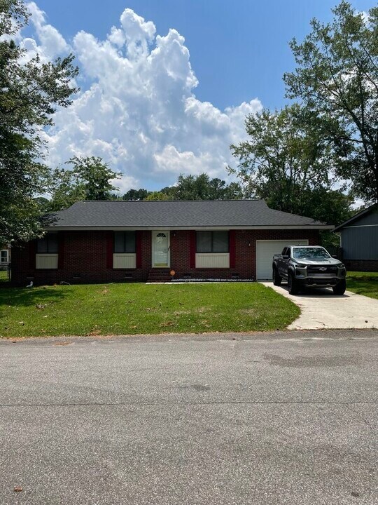 134 Heather Dr in Summerville, SC - Building Photo