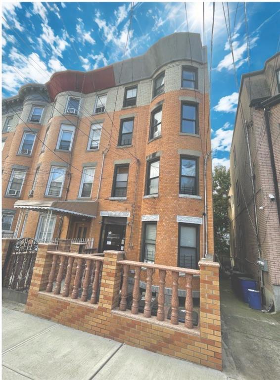 property at 218 Sunnyside Ave