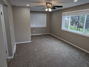 303 Hill St in Bridgeville, PA - Building Photo - Building Photo