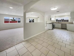 1702 SW Airoso Blvd in Port St. Lucie, FL - Building Photo - Building Photo