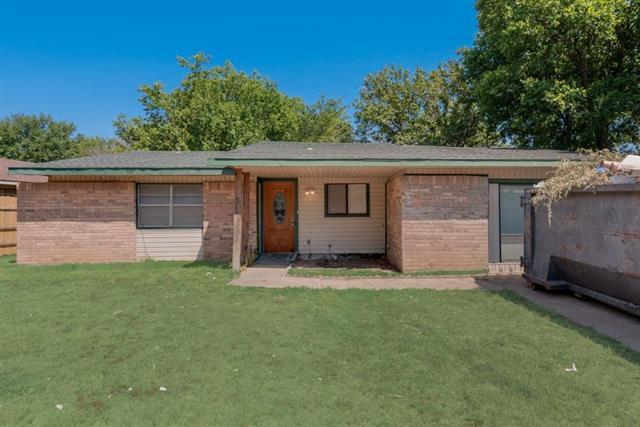 1833 Bolingbroke Pl in Fort Worth, TX - Building Photo