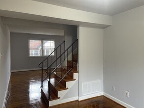 3109 N Parham Rd in Richmond, VA - Foto de edificio - Building Photo