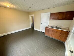 735 Fountain Sq, Unit 735 Downstairs in Zanesville, OH - Building Photo - Building Photo