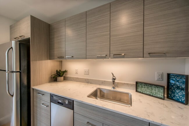 69 Ashford St, Unit 103