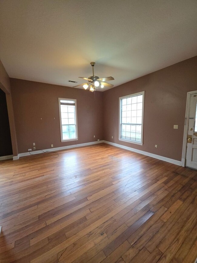 217 W 7th St in Russellville, AR - Building Photo - Building Photo