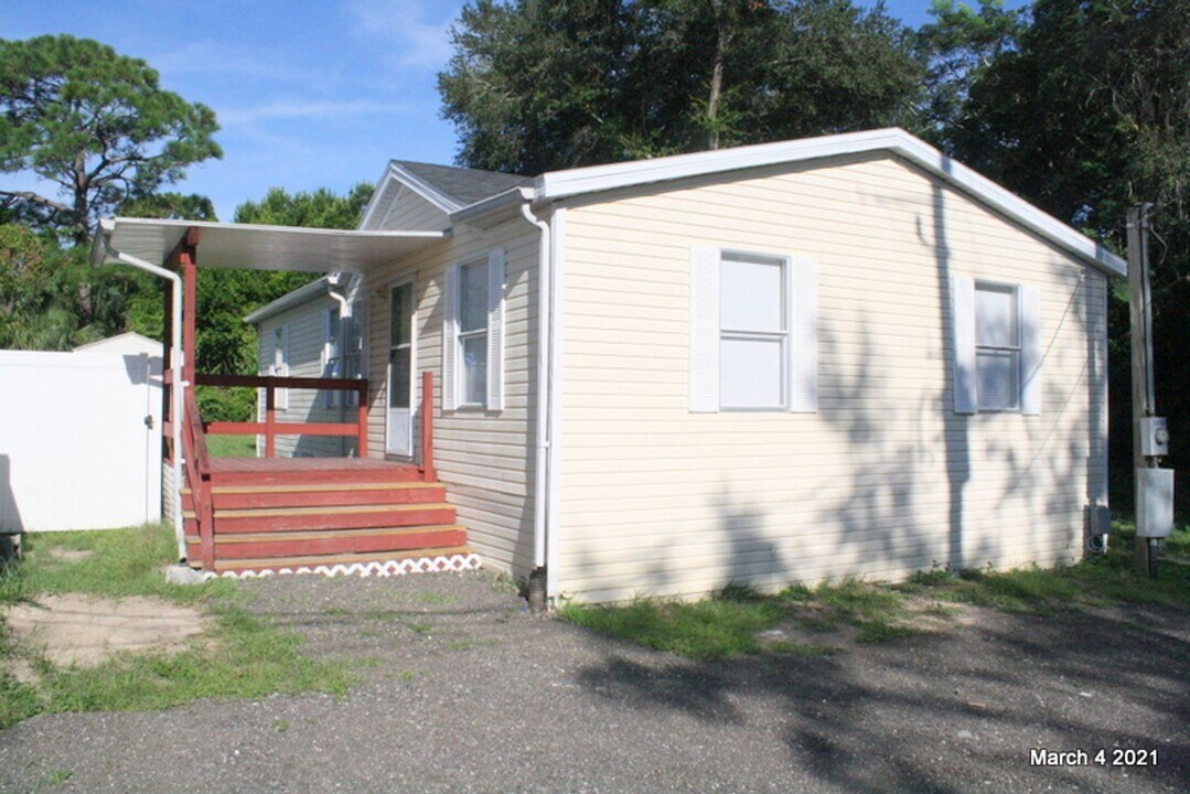 12137 Ensley Ave in Hudson, FL - Building Photo