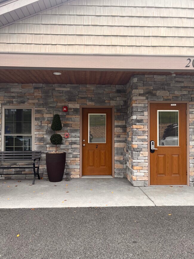 205 Locust Ave Apartments and Nearby Fairmont Apartments For Rent