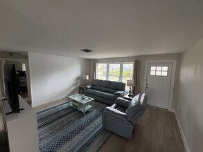 510 Pine Rd in Nokomis, FL - Building Photo - Building Photo